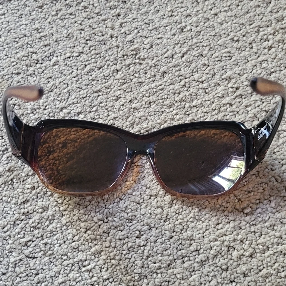 Foster Grant Solar Shield Polarized Brownish Black Chic Women's Sunglasses